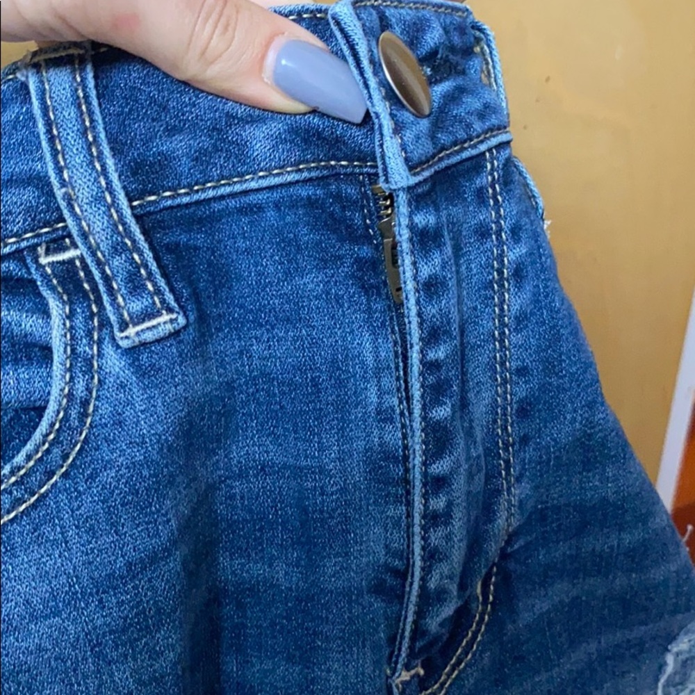 Distressed Jeans - Picture 5 of 6